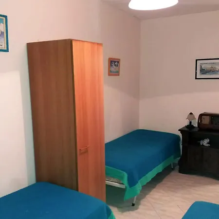 Lägenhet Trilocale 5 Posti Letto A Pochi Passi Dal Mare